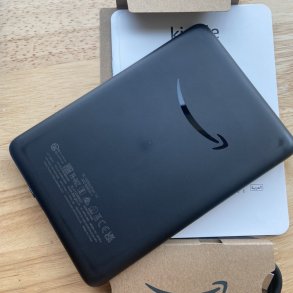 [Máy Nhật Cũ] Máy đọc sách Kindle Basic 11th 16Gb  (2022) CODE 02106